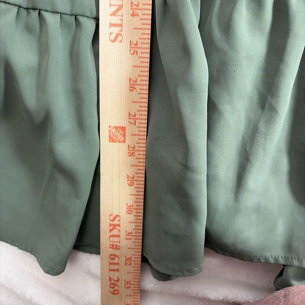 Entro Women's Green V-Neck‎ Dress Size Med Short Sleeve Flowy Boho Ruffles Lined